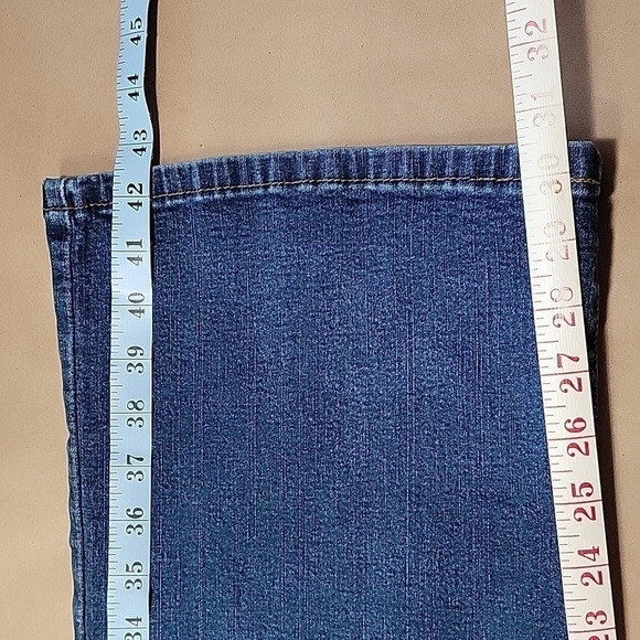 Levi's 512 Perfectly Slimming Bootcut Jeans, Size 22W M - Picture 8 of 12